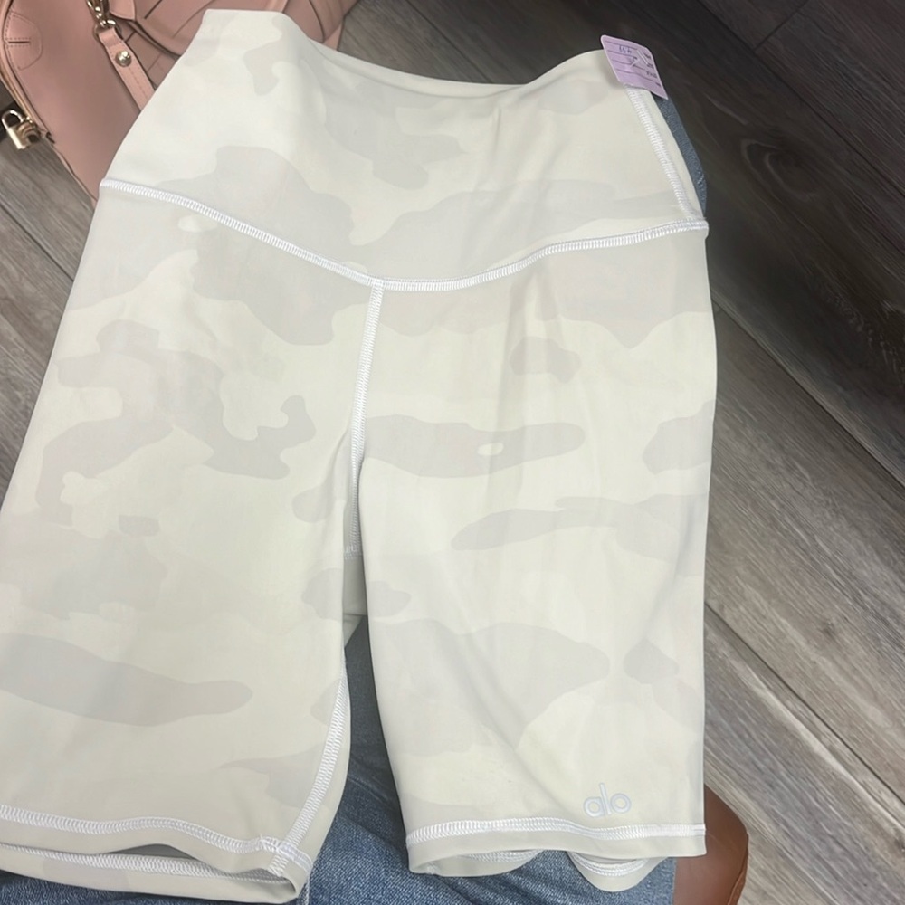 Alo camo high waisted shorts like new small